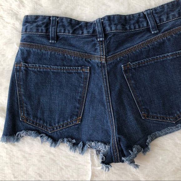 FREE PEOPLE • Distressed Denim Cutoff Jean Shorts Dark Wash Size W27 - Picture 6 of 14